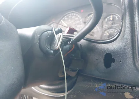 2001 Chevrolet Silverado 2500 z USA, uszkodzony, nr VIN 1GCGC24U51Z204045